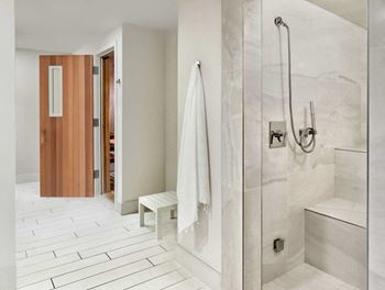 Dressing rooms with showers, dry saunas and steam rooms
